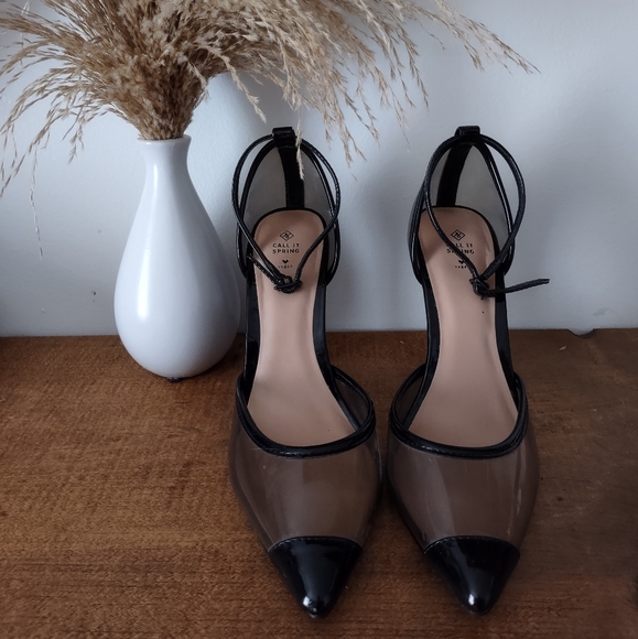 Black pointy toe heel, size 7.5 - Picture 2 of 2
